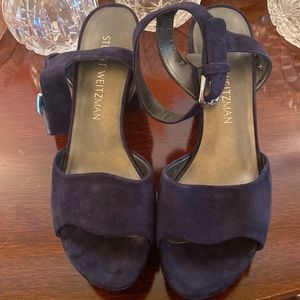 Stuart Weitzman navy Suede platform Sandals.
